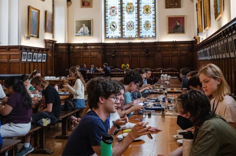 oxford-academia-eating-in-dining-hall