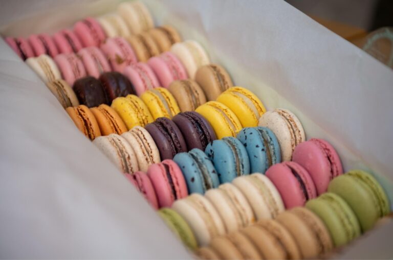 paris-academia-macarons