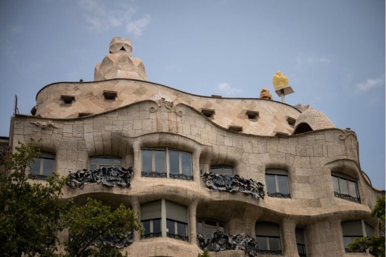 oa-casa-mila-barcelona-lanigan