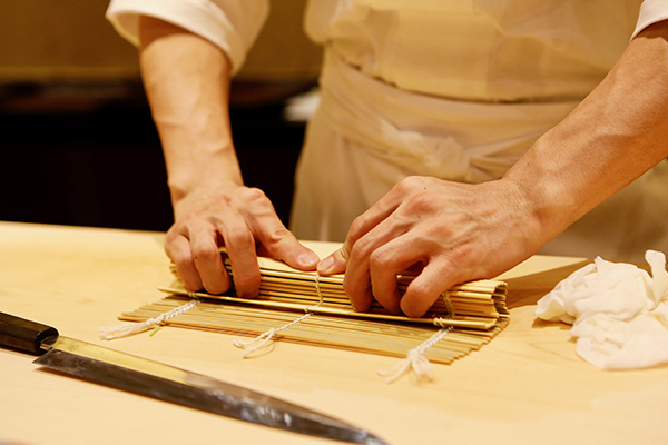 pre-college-tokyo-japan-teen-sushi