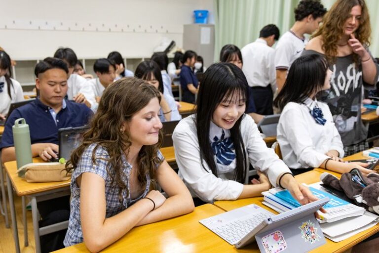 students-studying-japan-ja2026